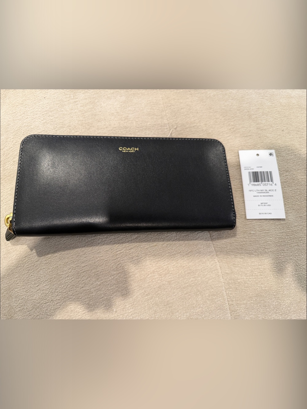 Coach womens Slim Accordion Zip in Black NWT